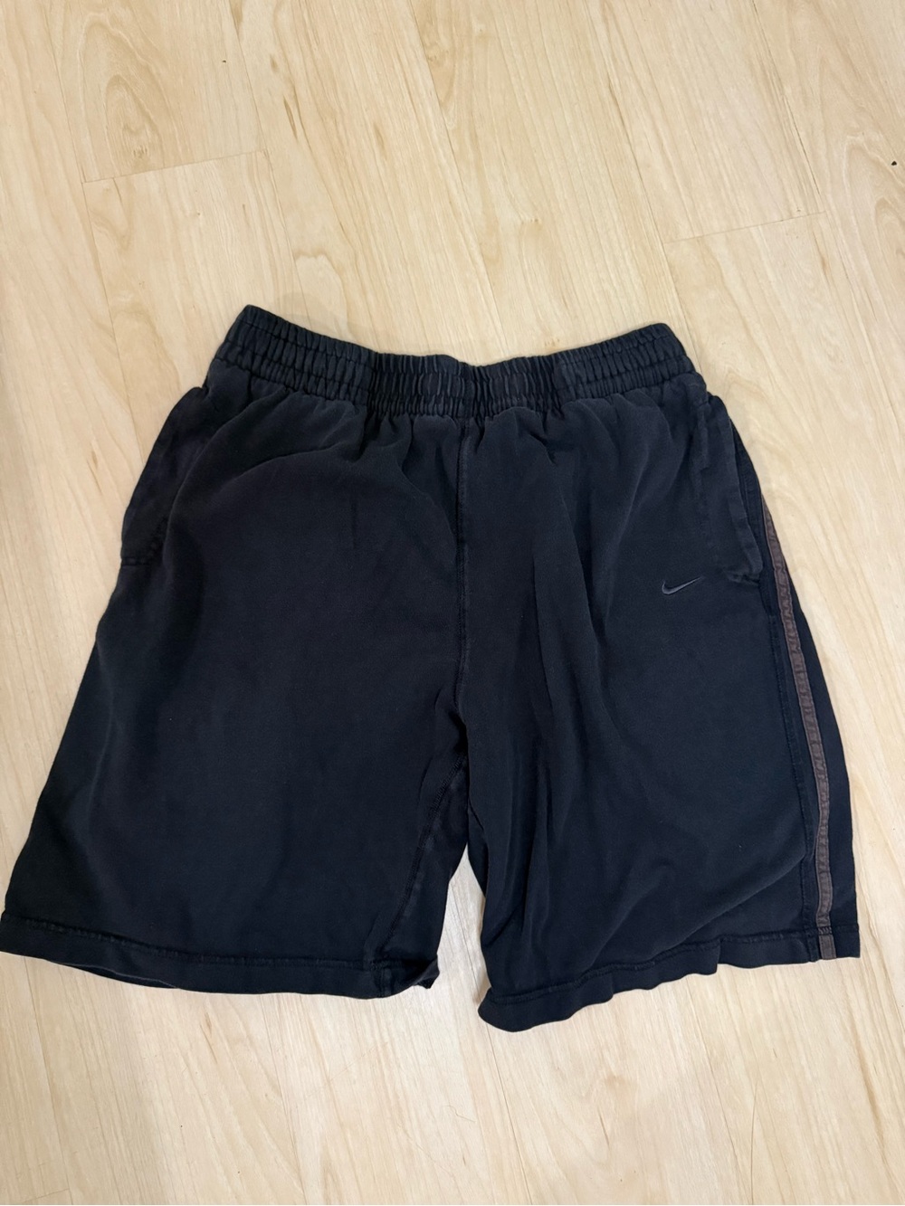 Vintage Nike Black Men's Athletic Shorts with  Side Trim